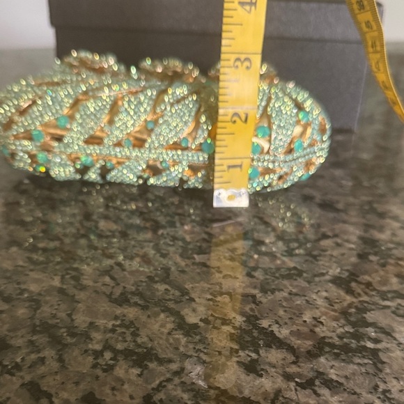 Gold and pale Green high quality Embellished Clutch NWT - Picture 10 of 13